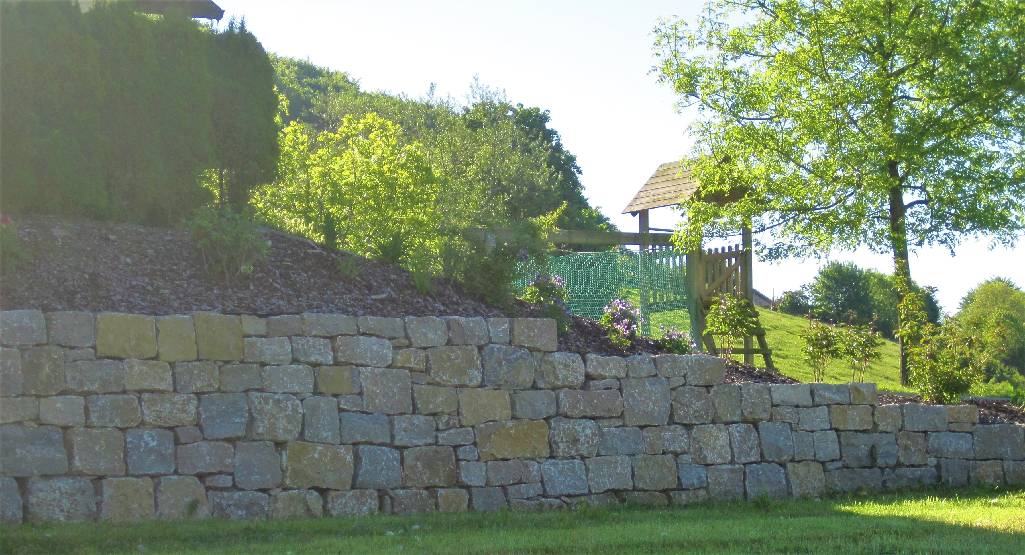 Trockenmauerwerk aus Naturstein